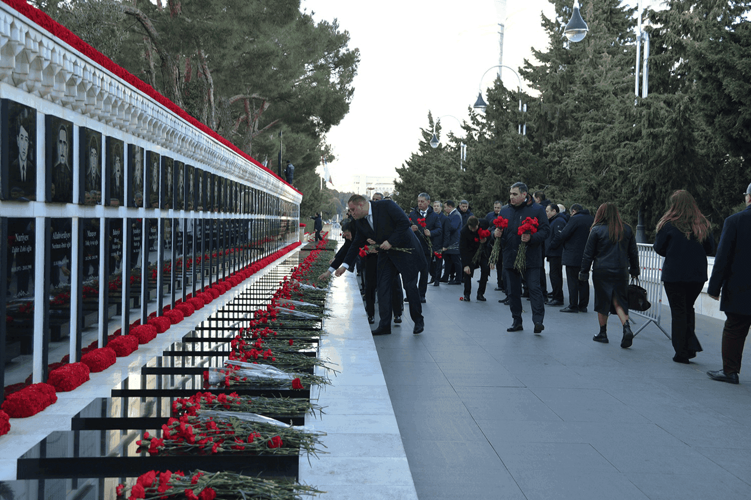 “Azpetrol” şirkəti 20 yanvar faciəsi qurbanlarının xatirəsini ehtiramla yad edib.