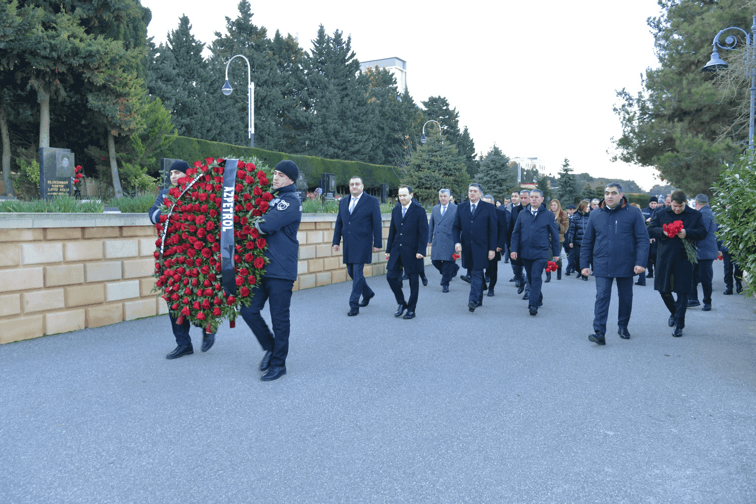 “Azpetrol” şirkəti 20 yanvar faciəsi qurbanlarının xatirəsini ehtiramla yad edib.